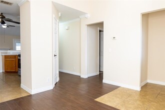 13921 Greinert Dr in Pflugerville, TX - Foto de edificio - Building Photo