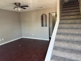 357 NW Newton Dr in Burleson, TX - Building Photo