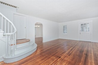 7020 S Woodland Rd in Chagrin Falls, OH - Building Photo - Building Photo