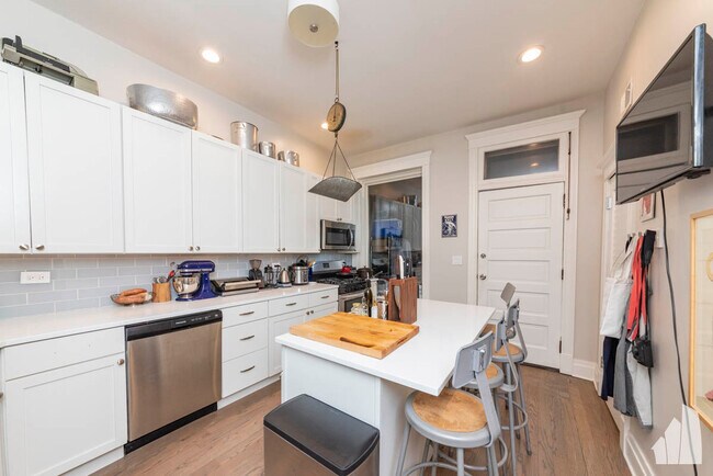 1508 N Fairfield Ave, Unit 3 in Chicago, IL - Foto de edificio - Building Photo