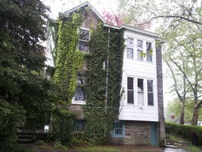15 E Mermaid Ln, Unit 2 in Philadelphia, PA - Building Photo - Building Photo