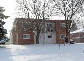 635 Silverbirch Rd Apartments