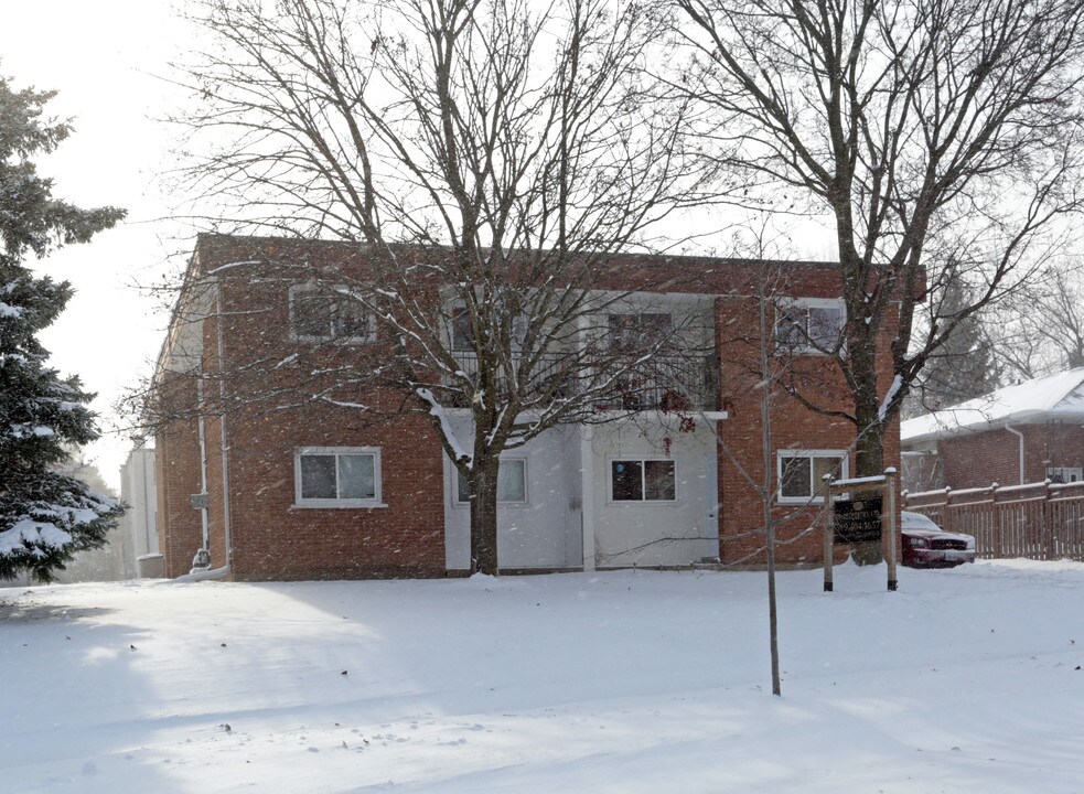 635 Silverbirch Rd in Waterloo, ON - Building Photo