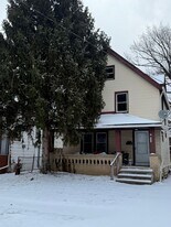 973 Stevenson Rd in Cleveland, OH - Building Photo