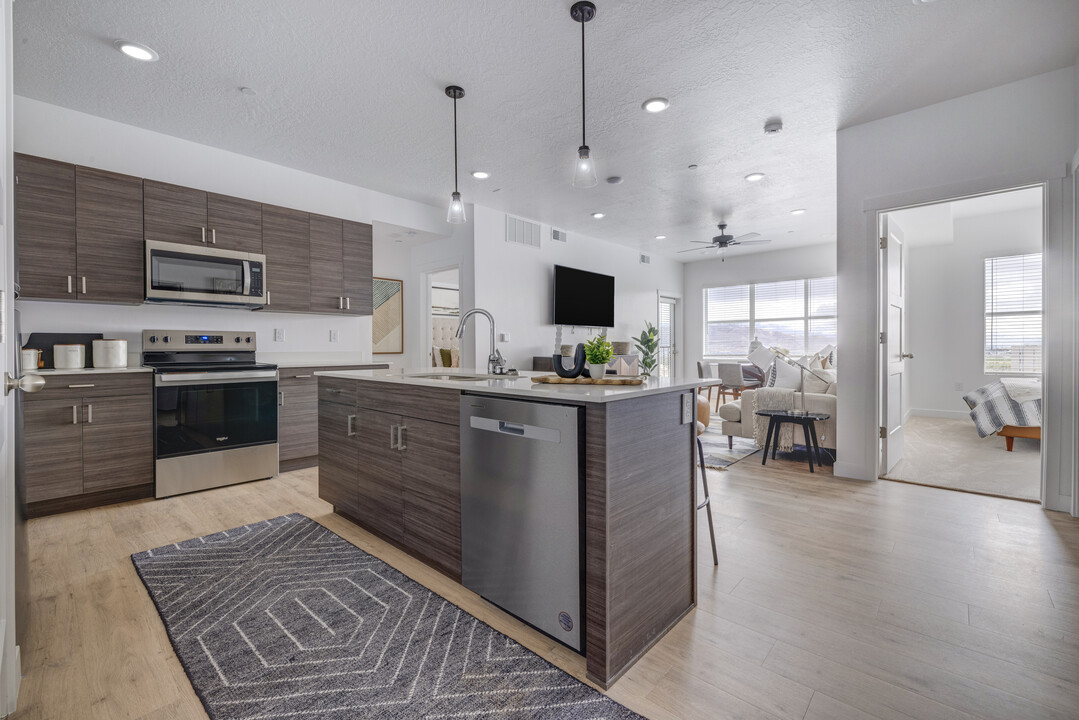 Sorella in Herriman, UT - Foto de edificio