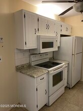 123 Amberly Dr in Englishtown, NJ - Building Photo - Building Photo