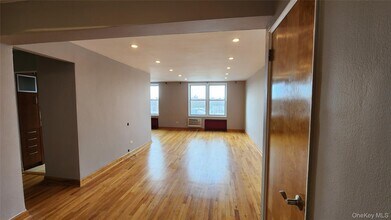 2580 Ocean Pkwy in Brooklyn, NY - Building Photo - Building Photo