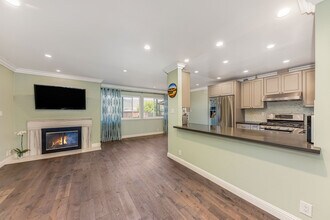 685 Comet Dr in Foster City, CA - Building Photo - Building Photo