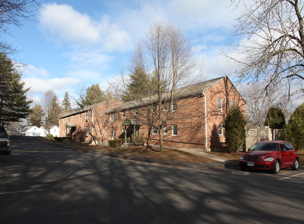 Willow Arms in Tariffville, CT - Building Photo