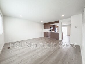 945 S Main St in Bountiful, UT - Building Photo - Building Photo