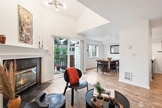 1926 Fairview Ave E in Seattle, WA - Building Photo - Building Photo