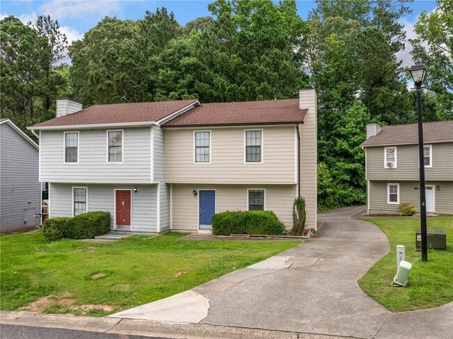 property at 112 Woodberry Ct