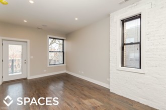 1215 N Wolcott Ave-Unit -Apt 1R in Chicago, IL - Building Photo - Building Photo