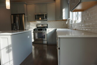 56 Moorland Dr in Danbury, CT - Building Photo - Building Photo