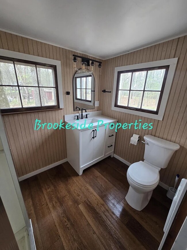 1326 E Hess Lake Dr in Grant, MI - Foto de edificio - Building Photo