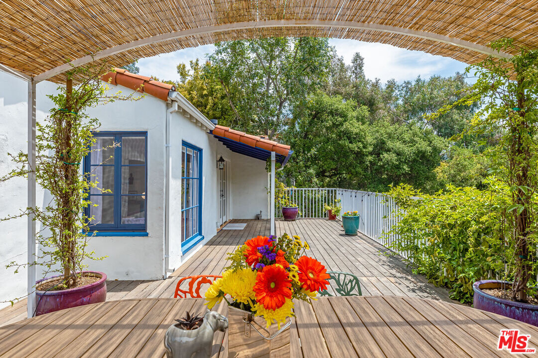 8754 Arlene Terrace in Los Angeles, CA - Building Photo