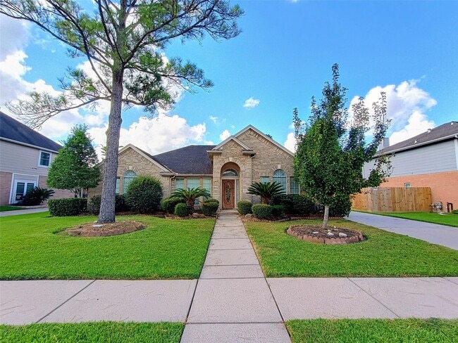 property at 1512 Pine Ridge Ln