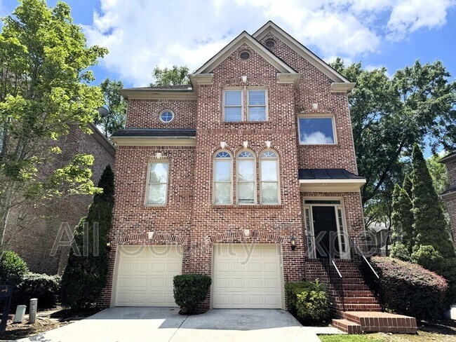 889 Lenox Ct NE