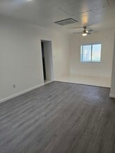 300 S 5th St in Santa Rosa, NM - Building Photo - Building Photo