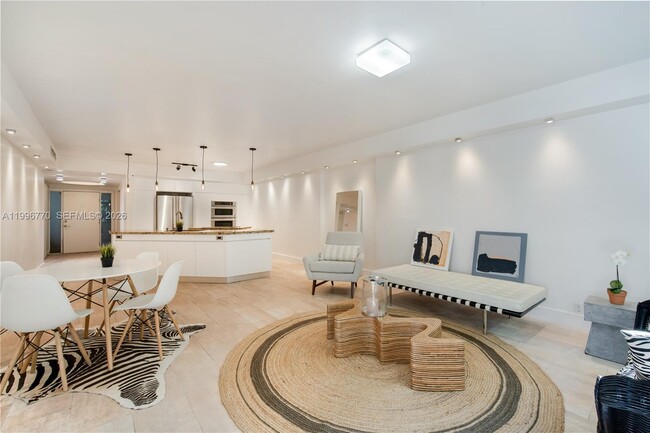 181 Crandon Blvd in Key Biscayne, FL - Building Photo - Building Photo