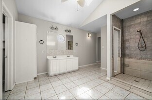 7418 Oscar Dr in Deer Park, TX - Building Photo