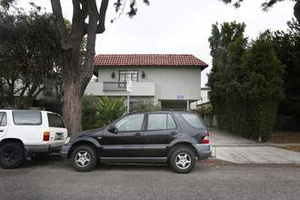 3344 Mentone Ave in Los Angeles, CA - Building Photo - Building Photo