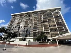 1915 Brickell Ave in Miami, FL - Building Photo