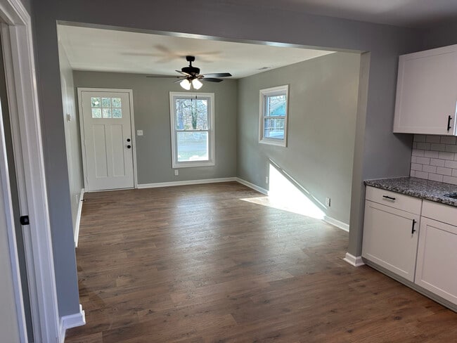 123 S Sam Davis Ave, Unit 2 in Pulaski, TN - Foto de edificio - Building Photo