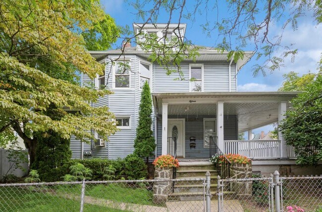 15 President St-Unit -2 in New Rochelle, NY - Building Photo - Building Photo