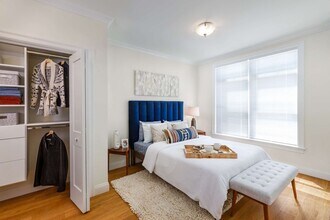 124 Gerry Rd in Brookline, MA - Foto de edificio - Building Photo