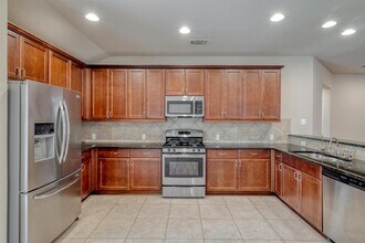 7400 Longford Trail in Austin, TX - Foto de edificio - Building Photo