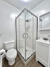 611 W 50th Pl in Hialeah, FL - Building Photo - Building Photo