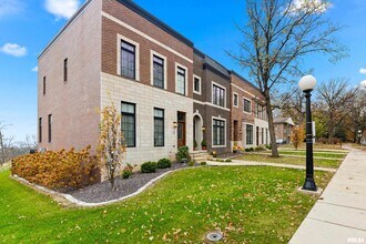 824 W Moss Ave in Peoria, IL - Building Photo - Building Photo