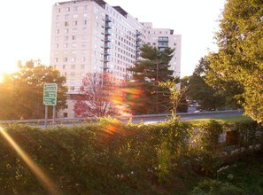 10500 Rockville Pike, Unit 1415 in Rockville, MD - Building Photo - Building Photo