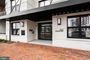 701 Swann Ave in Alexandria, VA - Building Photo