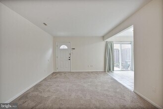 3813 Needles Pl in Alexandria, VA - Foto de edificio - Building Photo