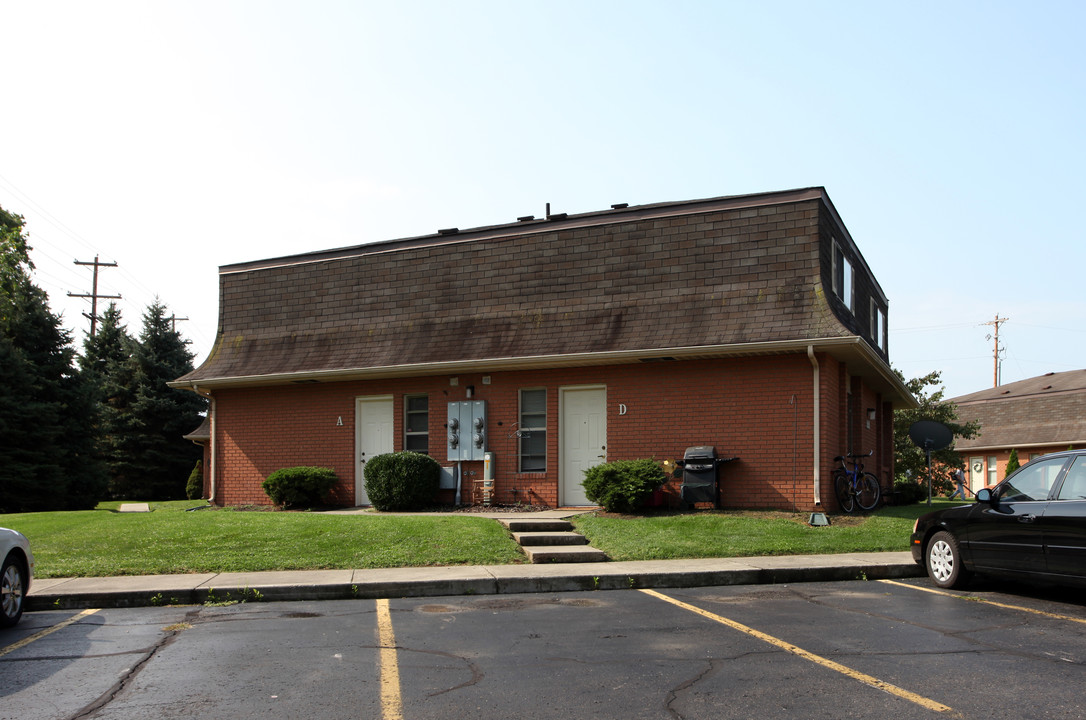 Mall View Apartments in Heath, OH - Building Photo