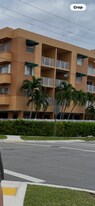 2441 SW 31st Ave, Unit 309 in Miami, FL - Building Photo