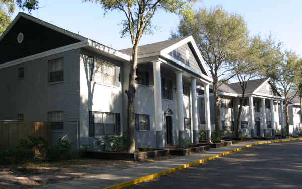 White House Apartment in Clearwater, FL - Building Photo - Building Photo