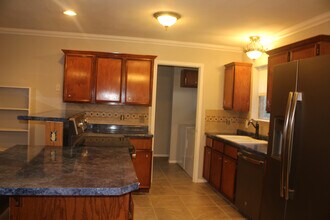 158 Tahitian Dr in Bastrop, TX - Building Photo - Building Photo
