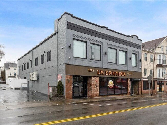 664 Dexter St in Central Falls, RI - Building Photo - Building Photo