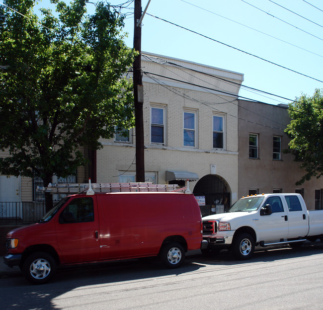 89 Delancy St in Newark, NJ - Foto de edificio - Building Photo