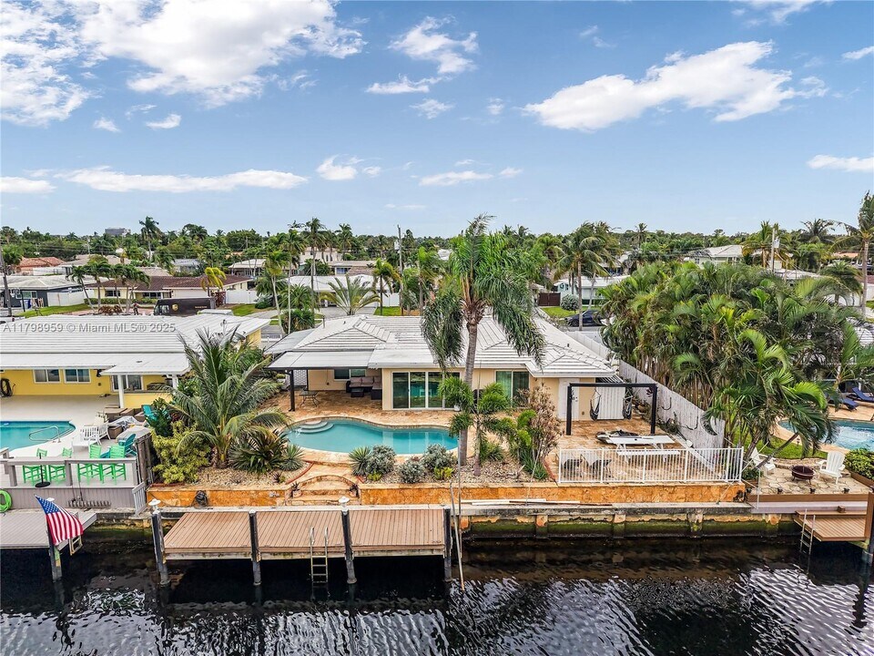 281 SE 3rd Ct in Pompano Beach, FL - Building Photo