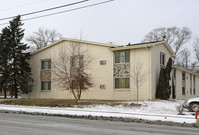 8935 Nicollet in Bloomington, MN - Foto de edificio - Building Photo