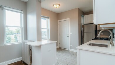 3853 W Schubert Ave in Chicago, IL - Building Photo - Building Photo