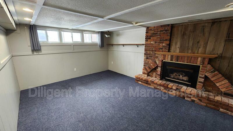 186 Collison Ave in Peterborough, ON - Building Photo