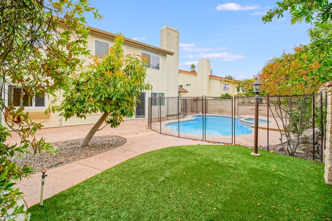 2111 Peak Pl, Unit 2111 Peak Pl in Thousand Oaks, CA - Building Photo - Building Photo