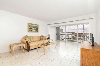 907 Marina Dr in North Palm Beach, FL - Building Photo - Building Photo