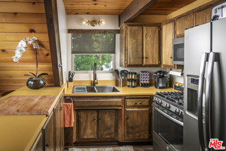 1281 Aleutian Dr in Lake Arrowhead, CA - Building Photo - Building Photo