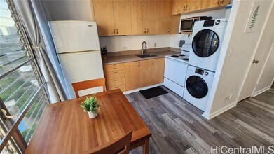 1702 Kewalo St in Honolulu, HI - Building Photo - Building Photo